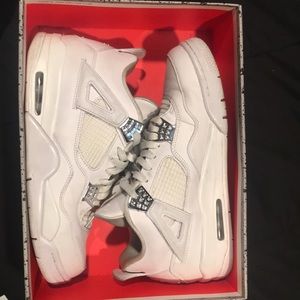 Jordan retro 4 “pure moneys”